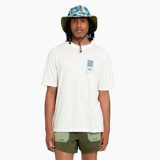 Model_Text: model is 6'1" and wears a medium