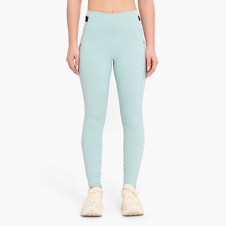 Model_Text: model is 5'5" and wears a small